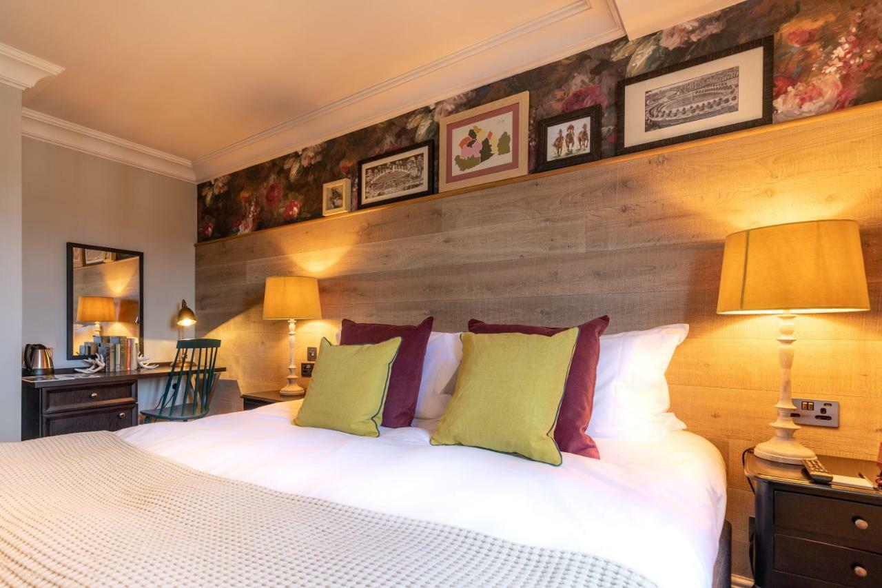 Hotel The Foley Claygate Zewnętrze zdjęcie